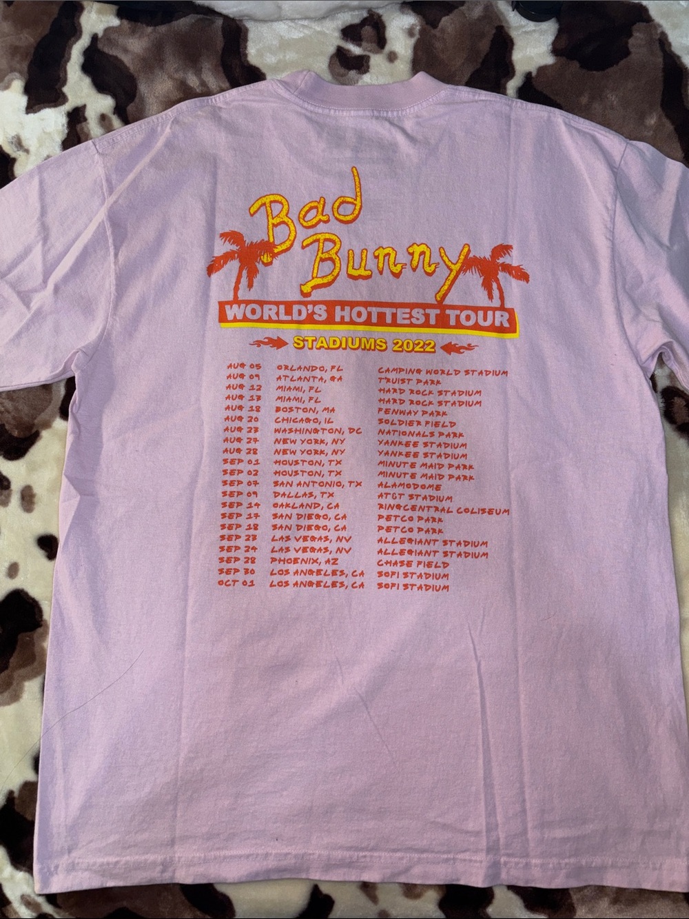 Bad Bunny Pink Graphic Tee - Heart & Rose Design - Picture 2 of 3